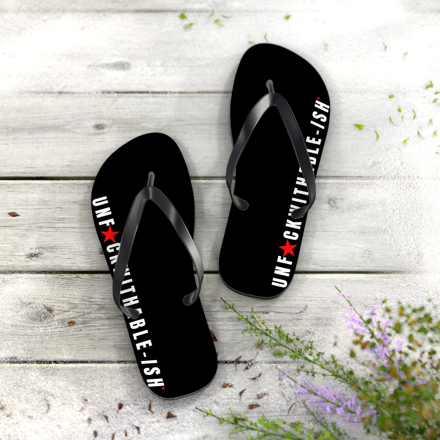 UNF★CKWITHABLE-ISH™ Flip Flops White/Red Star